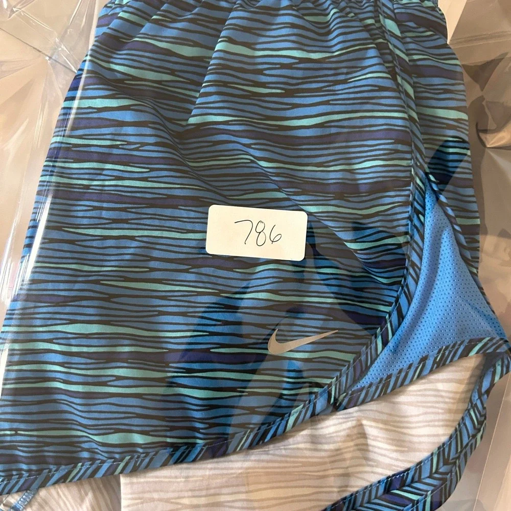 Nike Dri-Fit Tempo Womens Small Blue Striped Running Shorts Zip Pocket